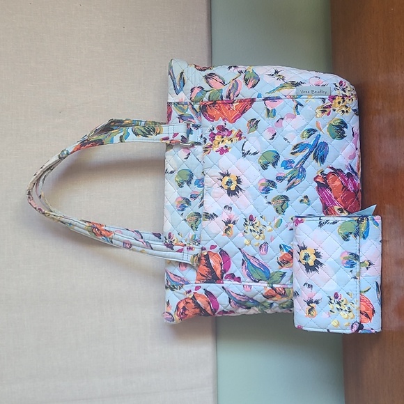 Vera Bradley Multi Strap Crossbody & RFID Riley Wallet Bundle - Sea Air Floral - Picture 1 of 4